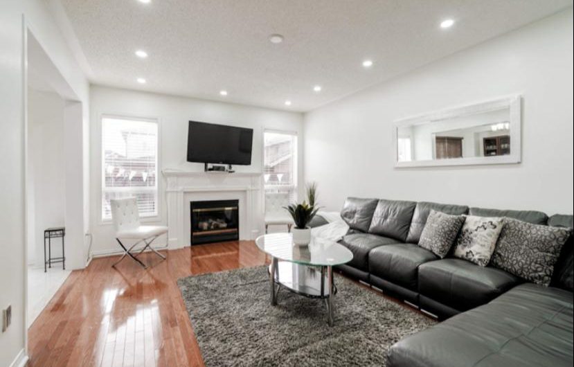 Modern 5636 Dolmite Ave Mississauga